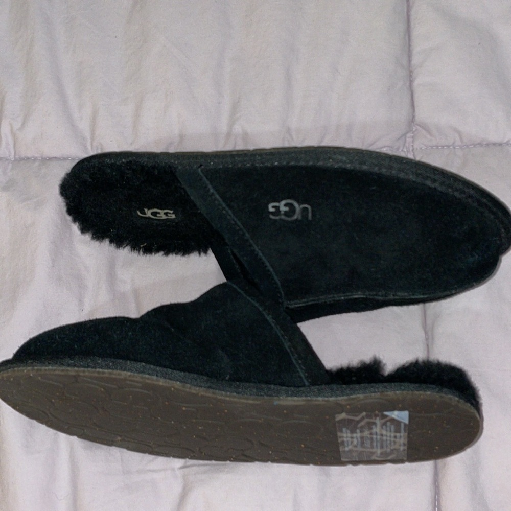 Ugg black slip on slippers - Picture 3 of 5